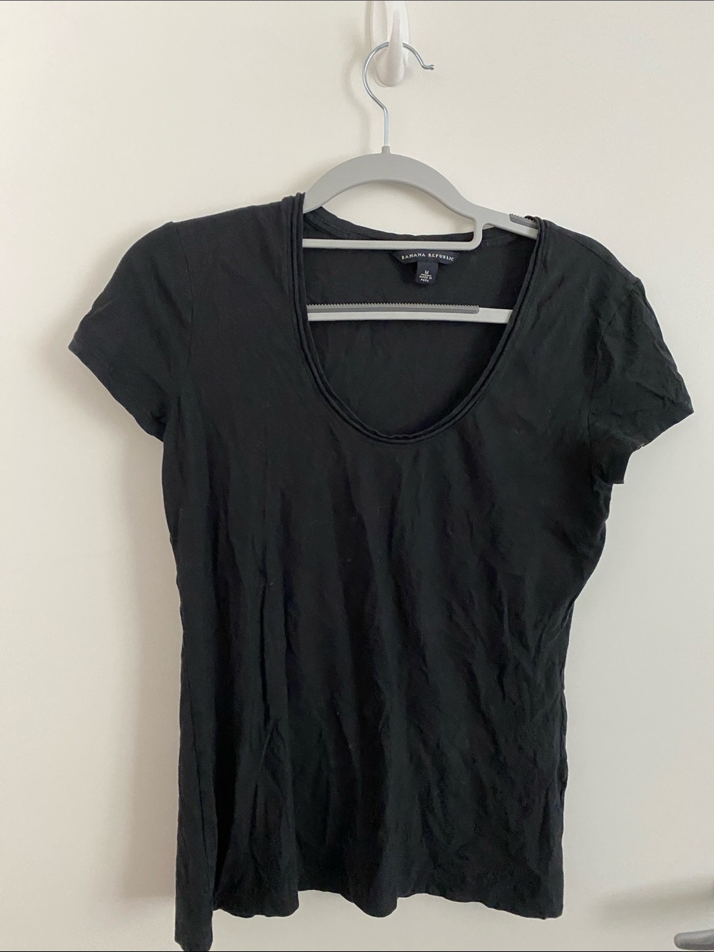Banana Republic Black Scoop Neck Short Sleeve Tee